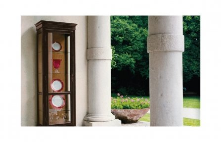 ויטרינה מזכוכית ועץ