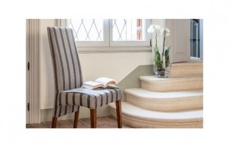 כסא פסים מרופד לפינת האוכל