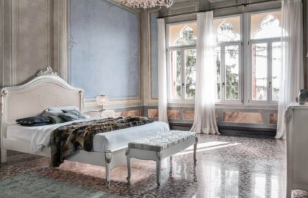 מיטה זוגית מעוצבת עם רגליים