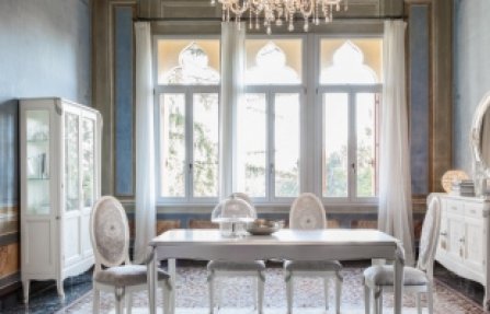 פינת אוכל יקרתית לבנה