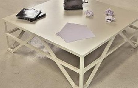 שולחן לסלון מרובע לבן