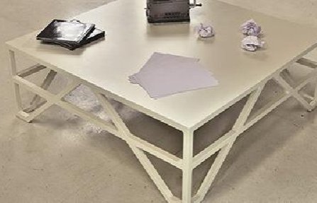 שולחן לסלון מרובע לבן