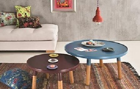 שולחנות מעוצבים בגבהים שונים